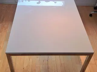 Højglans spisebord 