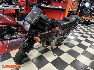 Suzuki GSX 750 ES
