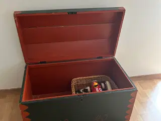 Gammel kistebænk 