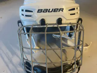 Ishockey hjelm