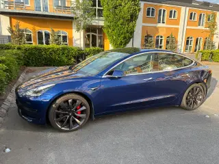 Tesla Model 3 Performance