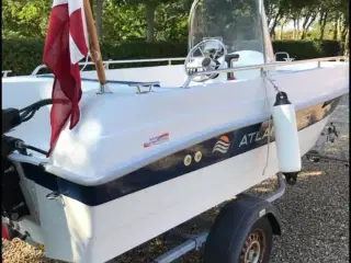Styrepultbåd - Atlantic 450