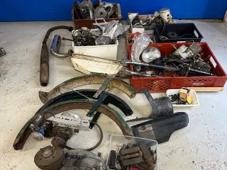 Diverse knallert dele sælges 