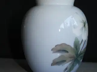 Vase med julerose fra Royal Copenhagen