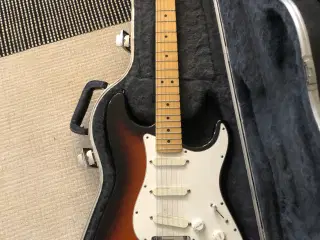 Fender Stratocaster PLUS