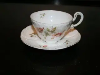 8 par kopper med desserttallerken. CT