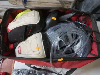 Værktøjstaske MILWAUKEE m. div. indhold (se billeder)