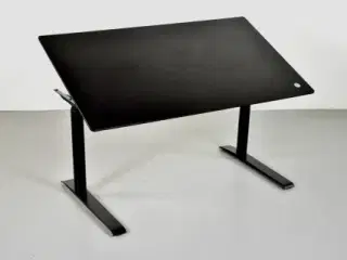 Cube design hæve-/sænkebord med kip funktion, 140 cm.