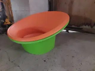 2 Teenager stole i plast