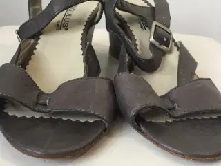 Angulus, sandaler, str 37