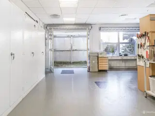 Lagerlejemål på 645 m² – hvoraf 75 m² er tilknyttet kontor