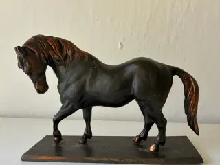 Smuk bronze hest