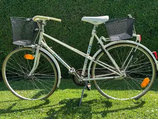 Damecykel retro med 2 cykelkurve