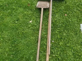 Sæt med sneskovl, skovl og kost 5 kr ialt🌸