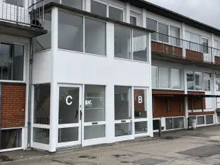 Velbeliggende kontor- og let lagerlejemål i et populært erhvervsområde i Glostrup