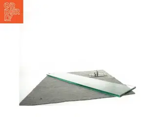 Glashylde med beslag (str. 60 x 12 cm)