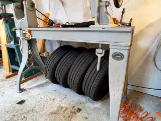 Trædrejebænk, Støbejern (Trykbænk)