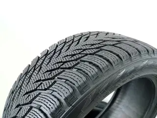 vinterdæk - 235/45R19 99T Nokian (4 stk)