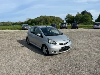 TOYOTA  AYG0  ÅRG 10