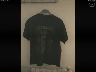 Metallica t shirt
