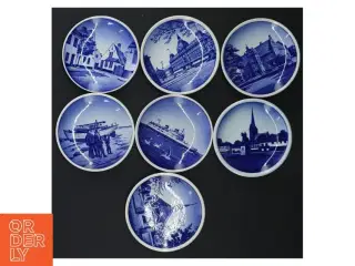 Blå og hvide porcelænsplatter, 7 stykker fra Aluminia (str. Ø. 8,5 cm. 7 styk)