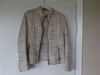 Madeleine cremefarvet jakke str. 36 til salg