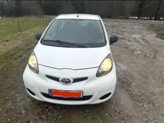 Toyota  Aygo 1.0 2011 
