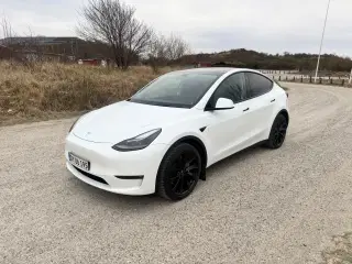 Tesla model Y AWD Long Range 2024
