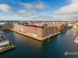 5.166 m² KONTOR MED VANDUDSIGT. FÆLLES KANTINE OG MØDECENTER!