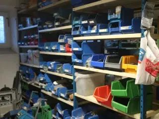 3 fag reoler inkl. indhold (se billeder)