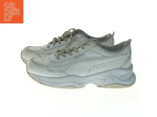 Brugte sneakers fra Puma (str. 37)