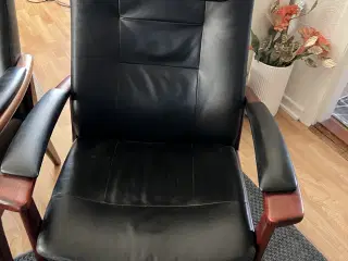 2 Farstrup otiums lænestole m/ skamler