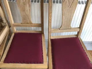 Afsyrede egetræsstole til spisebord