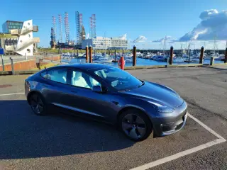 Tesla Model 3 Long Range