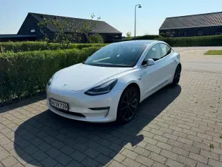 Tesla Model 3  Performance AWD