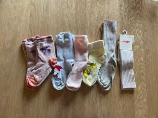 Strømper fra 23 til 30  fra 3kr til 25kr pr par