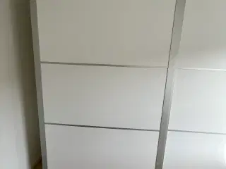 Kæmpe Garderobeskab 