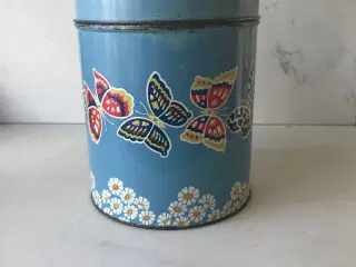 Smuk gammel sommerfugledåse