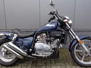 Honda vf750 magna 