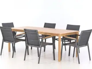 Et nyt smukt havebord