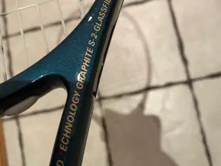Tennis ketcher 