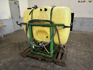 - - - Sprøjte