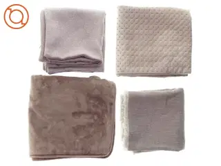 Pudebetræk 5 stk og en løber (str. 46 x 45 og 40 X 40 og 50 X 50 og 155 x 38cm)