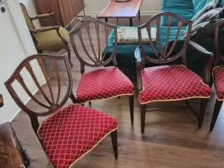 Spisebordsstole af ældre status med patina!