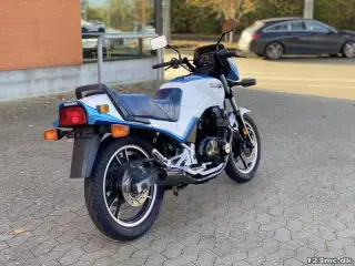 Suzuki GSX 550 ESD