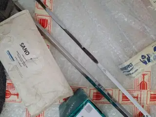 Tilbehør – håndklædeholdere og toiletpapirholdere. STRØMBERG