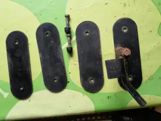 John Deere SG2 kabine bagrude lukkebeslag komplet