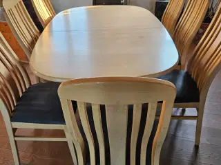Spisebord med 8 stole sælges 