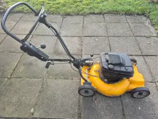 Stærk plæneklipper med aluskjold