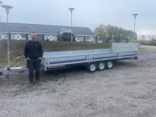 Fabriksny Brian James vippelads trailer